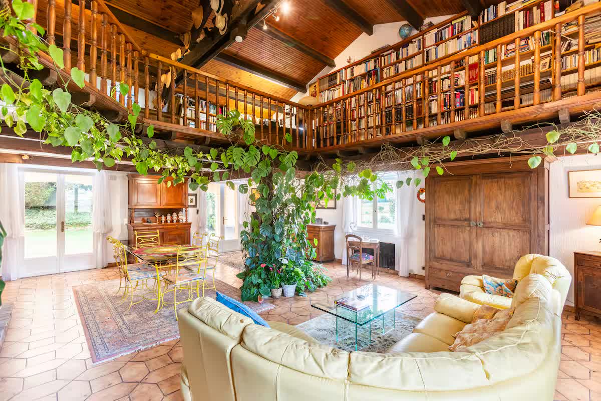 Grand séjour lumineux